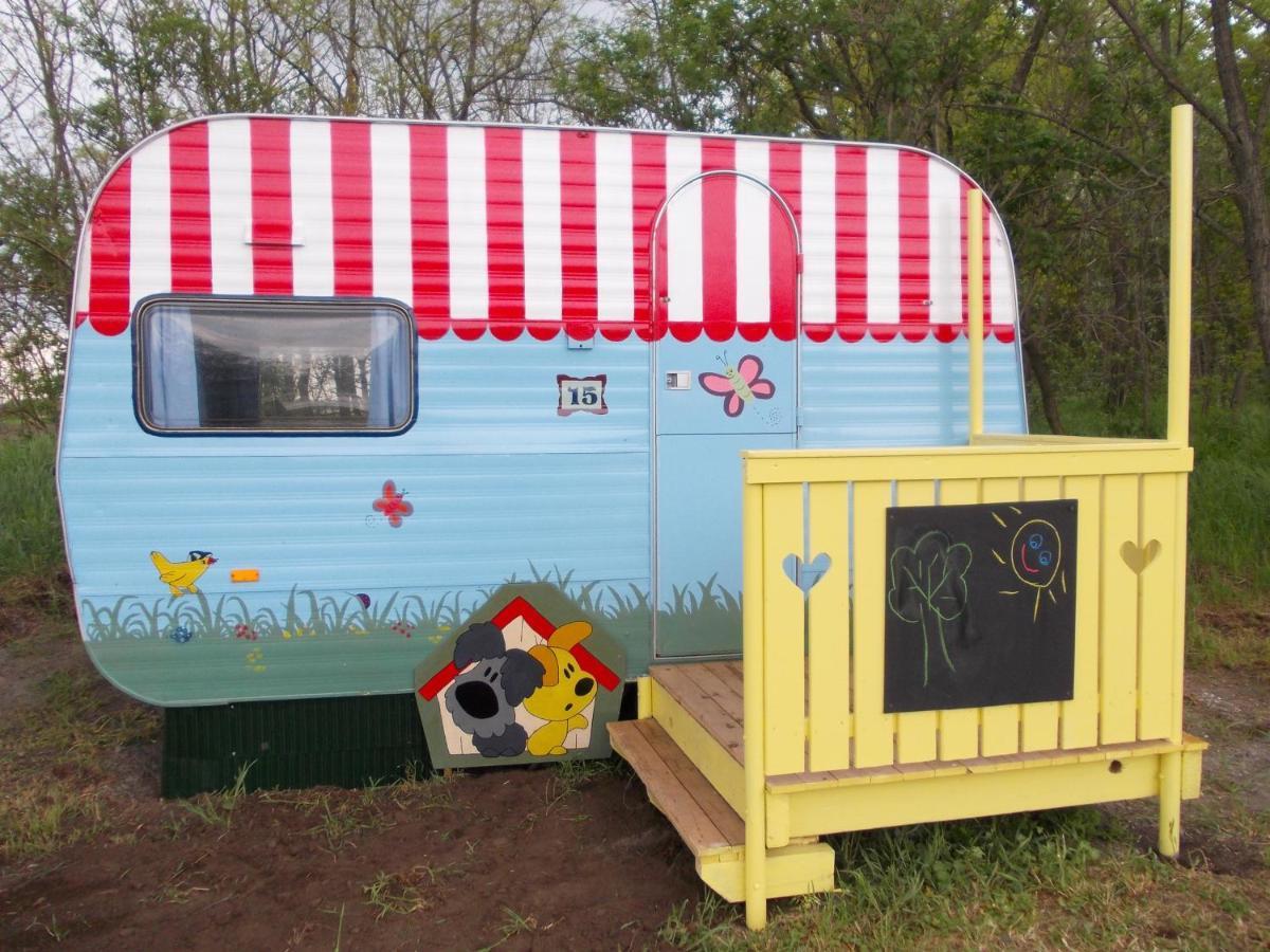 Camping Fantázia Tanya Szentkiraly Exterior foto