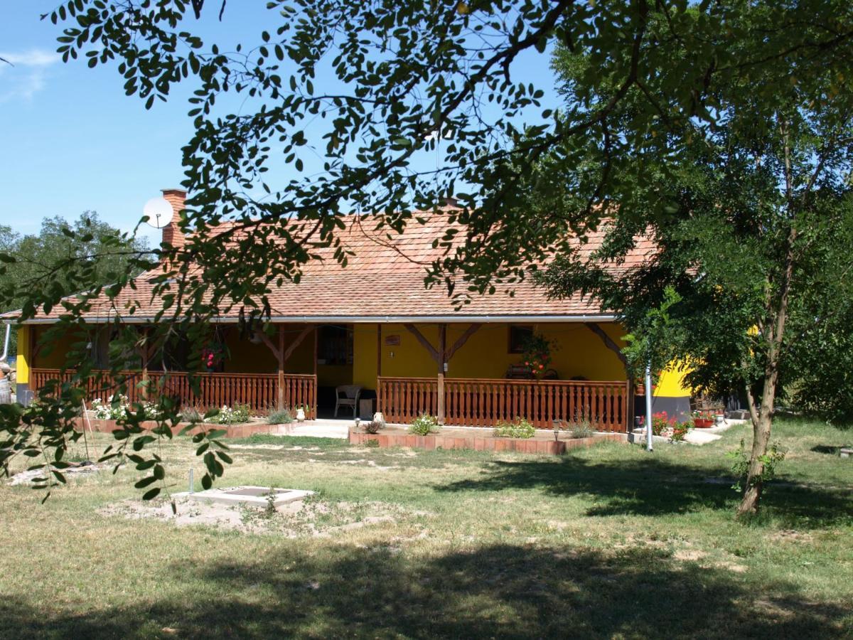 Camping Fantázia Tanya Szentkiraly Exterior foto
